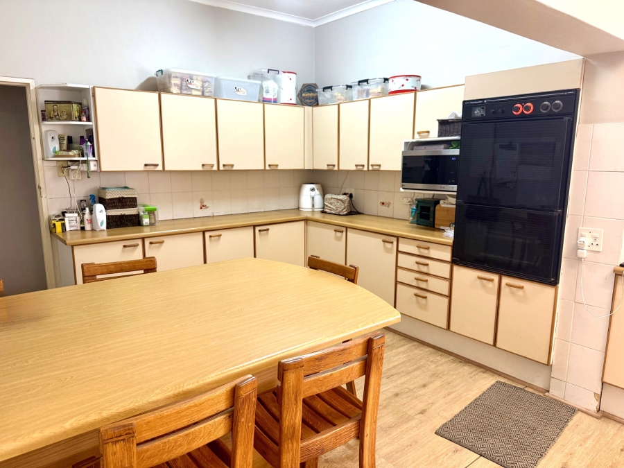 4 Bedroom Property for Sale in Amandelrug Western Cape